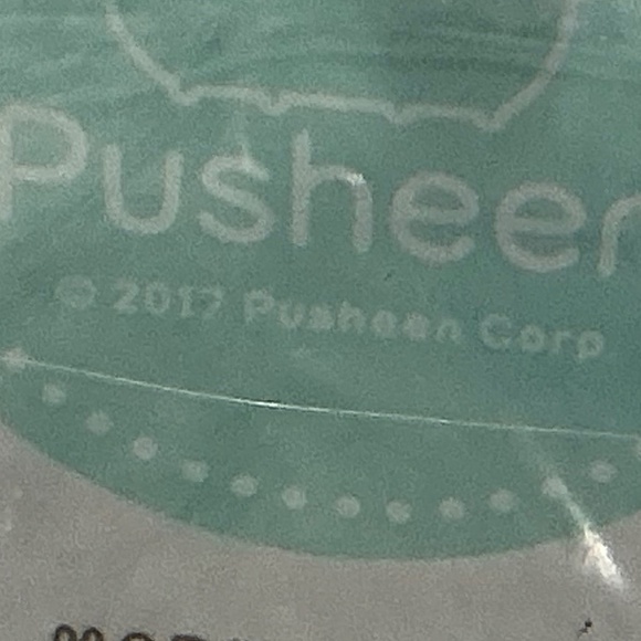 New in Package PUSHEEN Coffee pin from 2017 + Key Chain from 2016 - Picture 6 of 6